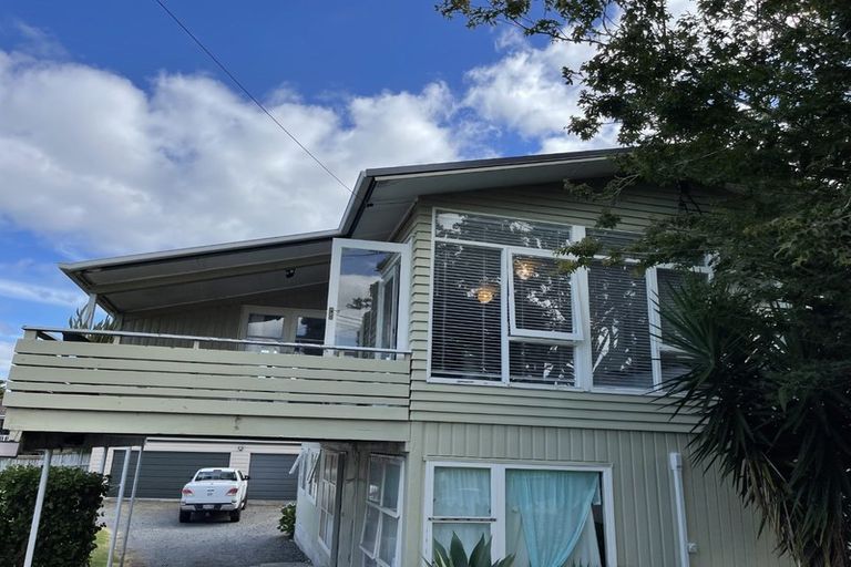 Photo of property in 13 Rickards Place, New Lynn, Auckland, 0600