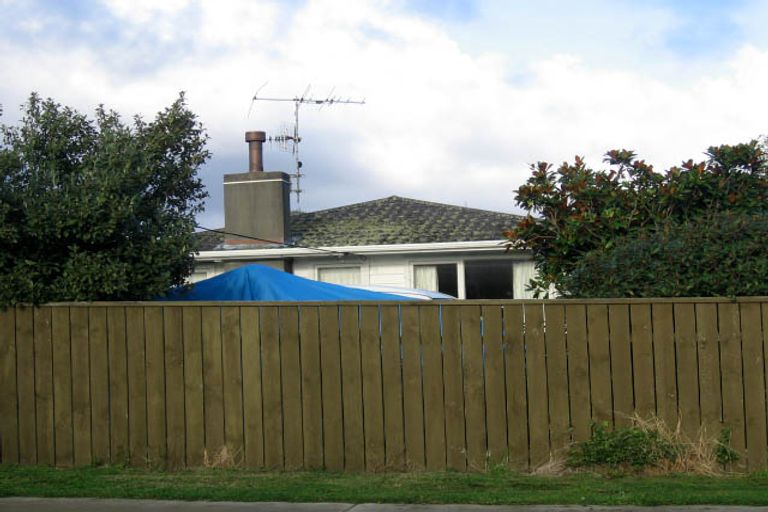 Photo of property in 14 Walton Road, Paraparaumu Beach, Paraparaumu, 5032