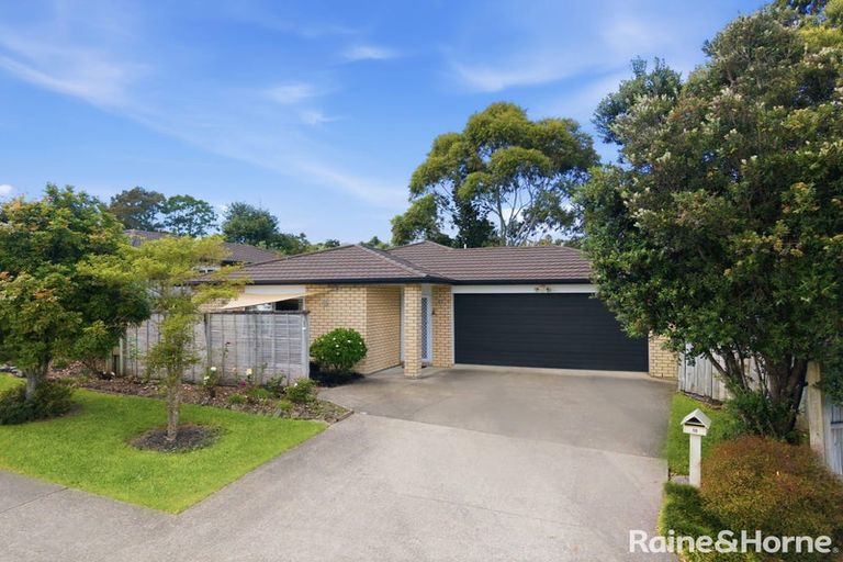Photo of property in 18 Nirmal Place, Sunnyvale, Auckland, 0612