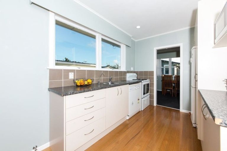 Photo of property in 1/6 Murray Road, Te Atatu Peninsula, Auckland, 0610