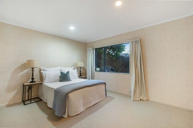 Photo of property in 132 Redoubt Road, Goodwood Heights, Auckland, 2105