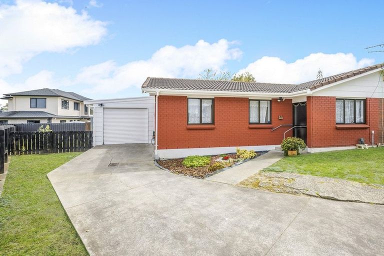 Photo of property in 1/15 Malte Brun Place, Papatoetoe, Auckland, 2025