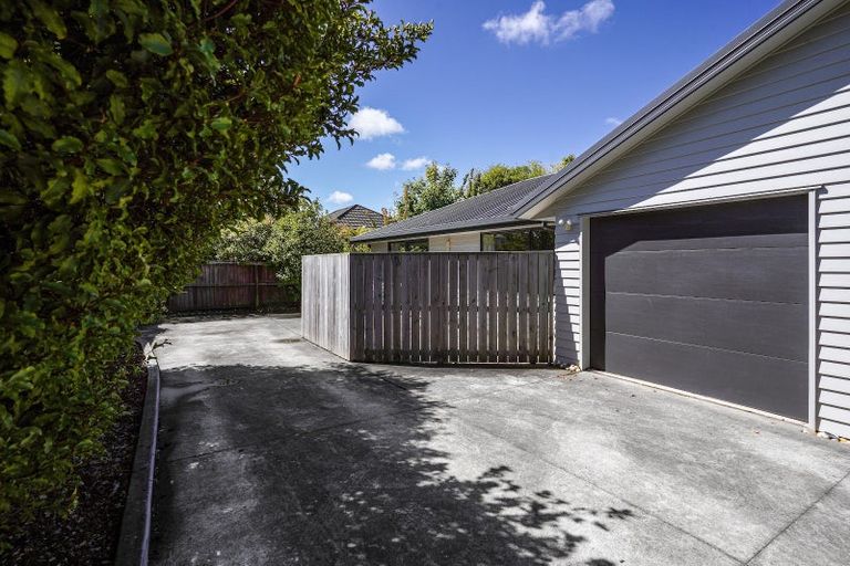 Photo of property in 3/221 Edgeware Road, Edgeware, Christchurch, 8013