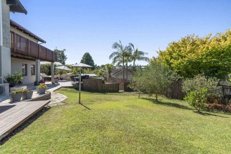 Photo of property in 8 Robin Lane, Browns Bay, Auckland, 0630