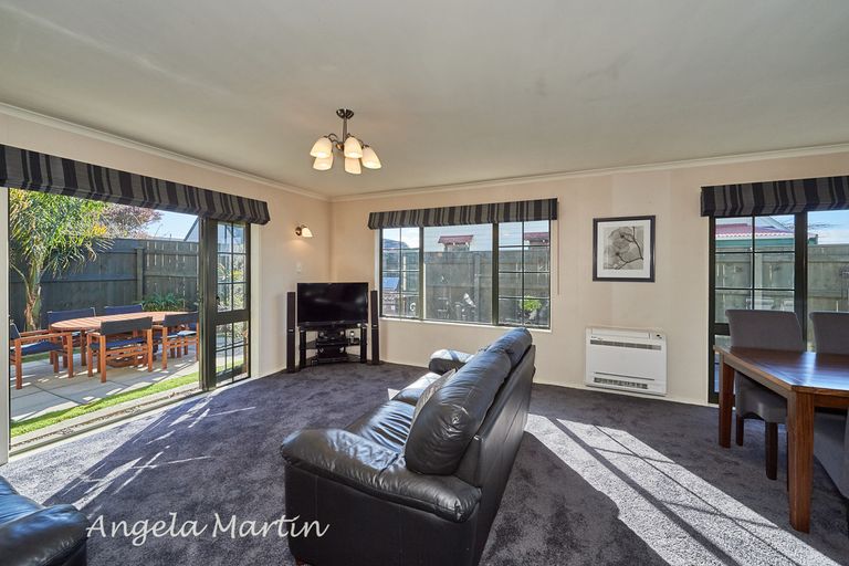 Photo of property in 7 Carow Street, Palmerston North, 4410