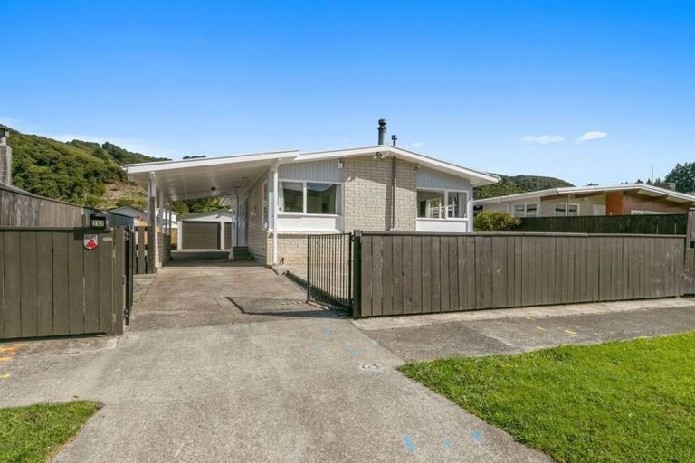 Photo of property in 253 Wellington Road, Wainuiomata, Lower Hutt, 5014