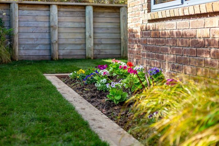 Photo of property in 5 Paparoa Crescent, Aotea, Porirua, 5024