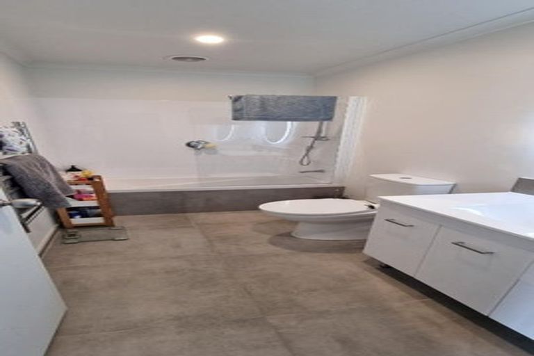 Photo of property in 21 Kutukutu Street, Takanini, 2112