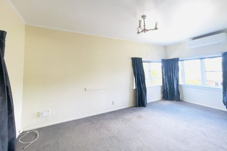 Photo of property in 12 Tahi Terrace, Glen Eden, Auckland, 0602