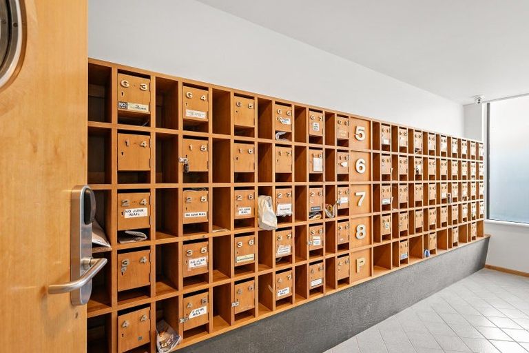 Photo of property in Hobson Court Flats, 13/70 Hobson Street, Thorndon, Wellington, 6011