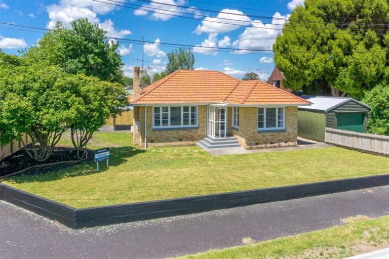 Photo of property in 2 Old Farm Road, Hamilton East, Hamilton, 3216