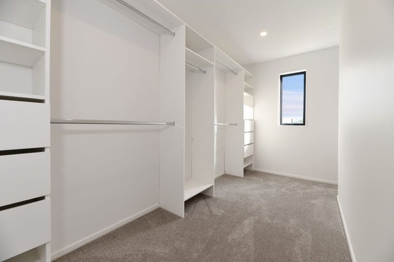 Photo of property in 19d Tawa Road, Te Atatu Peninsula, Auckland, 0610