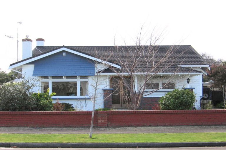 Photo of property in 22 Nikau Street, Takaro, Palmerston North, 4410