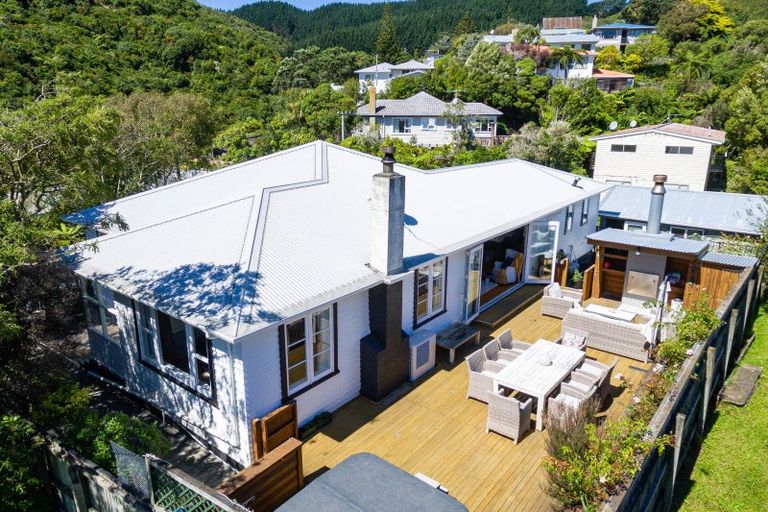 Photo of property in 54 Collins Avenue, Tawa, Wellington, 5028