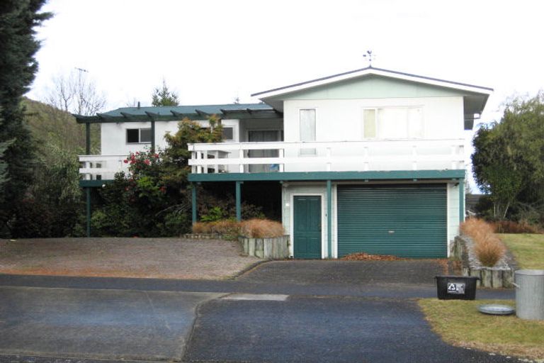 Photo of property in 15 Kenrigg Road East, Kinloch, Taupo, 3377