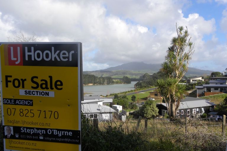 Photo of property in 8c Harakeke Place, Raglan, 3225