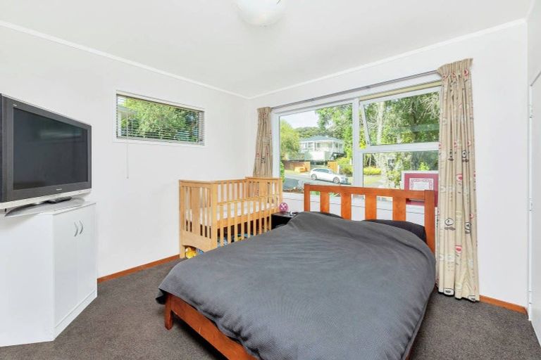 Photo of property in 50 Tamahere Drive, Glenfield, Auckland, 0629