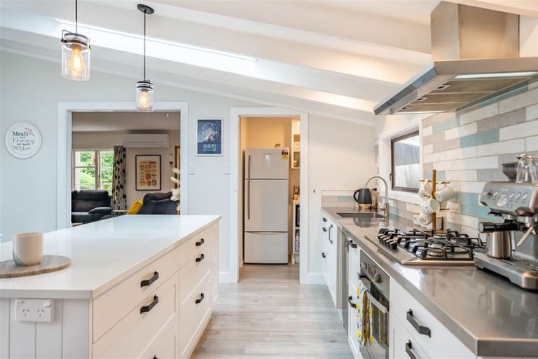 Photo of property in 38 Jocelyn Crescent, Pinehaven, Upper Hutt, 5019