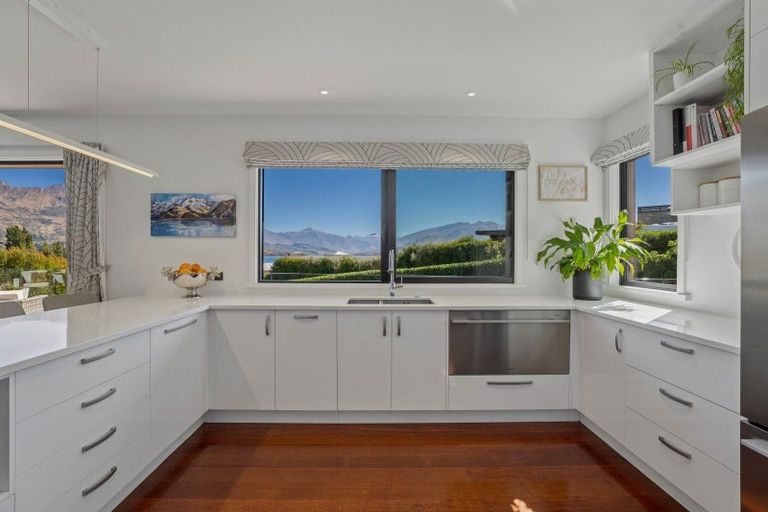 Photo of property in 314 Beacon Point Road, Wanaka, 9305