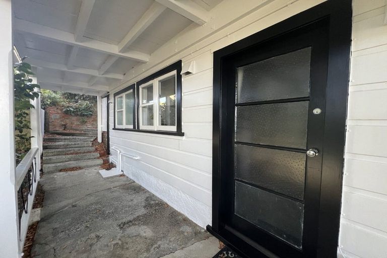 Photo of property in 35 Patanga Crescent, Thorndon, Wellington, 6011