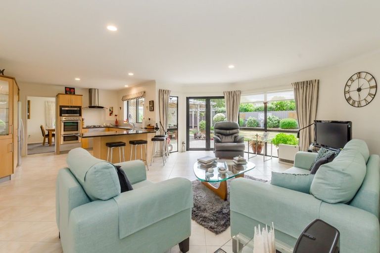 Photo of property in 70 Milne Drive, Paraparaumu, 5032