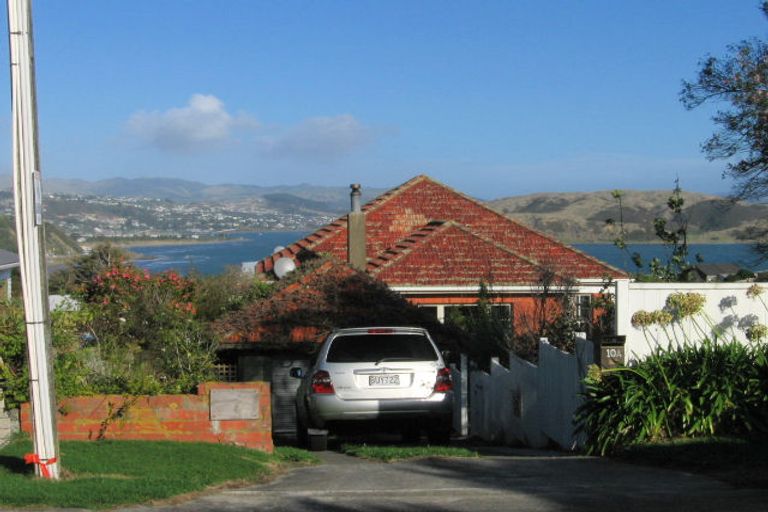 Photo of property in 10a Corlett Road, Plimmerton, Porirua, 5026