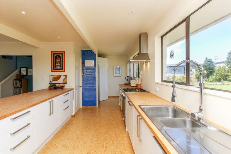 Photo of property in 119 Wairau Road, Oakura, 4314