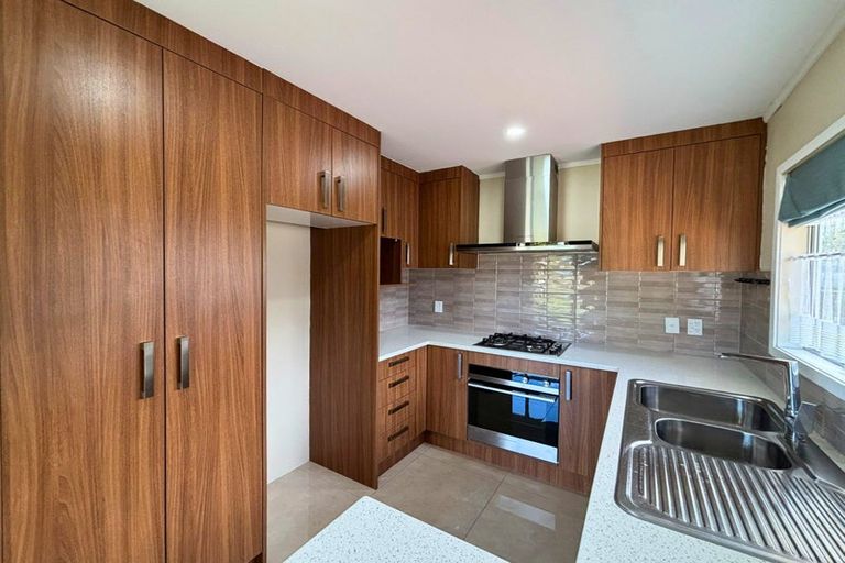 Photo of property in 52 Kurnell Drive, Botany Downs, Auckland, 2010