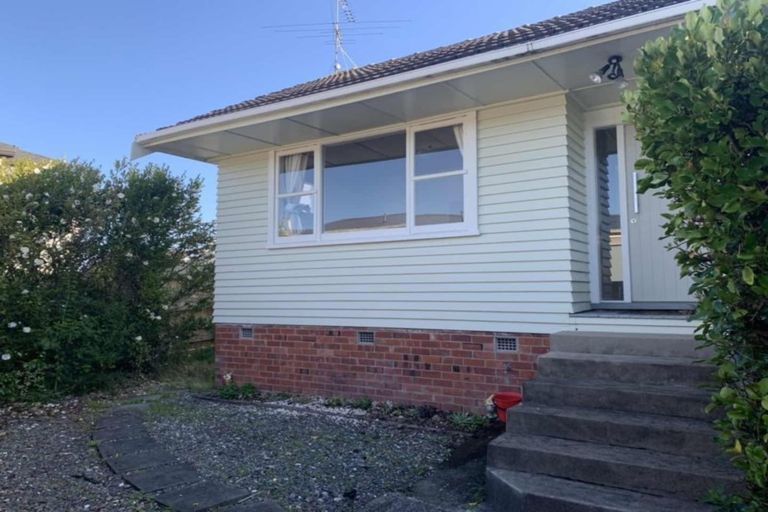 Photo of property in 1/26 Becroft Drive, Forrest Hill, Auckland, 0620