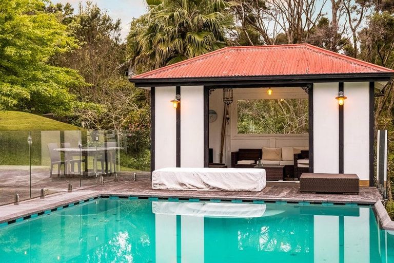 Photo of property in 233 Paremoremo Road, Lucas Heights, Auckland, 0632