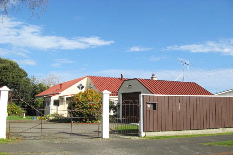 Photo of property in 16 Mason Terrace, Gonville, Whanganui, 4501