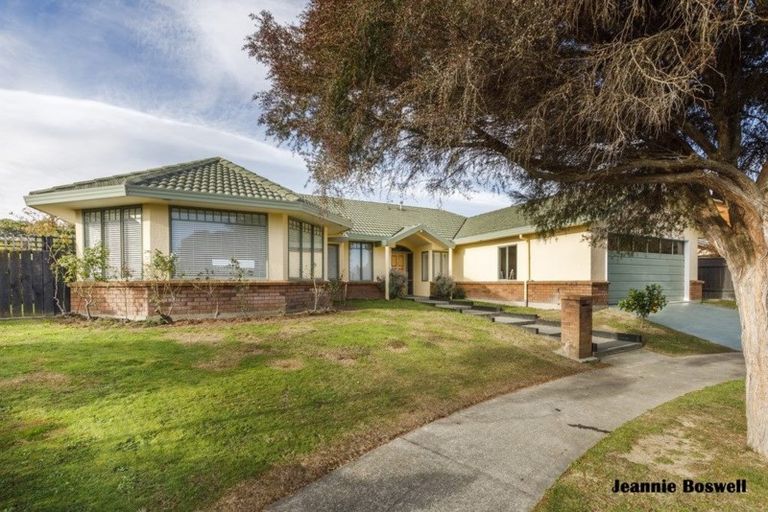 Photo of property in 30 Caroline Crescent, Highbury, Palmerston North, 4412