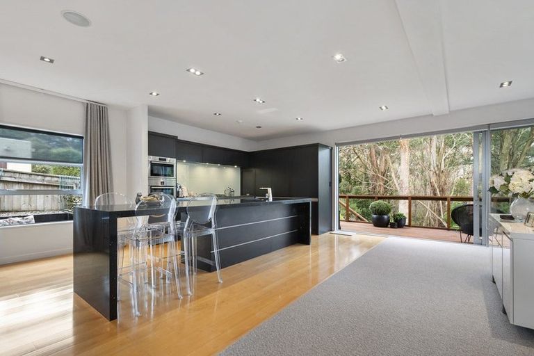 Photo of property in 42 Ruapehu Drive, Fitzherbert, Palmerston North, 4410