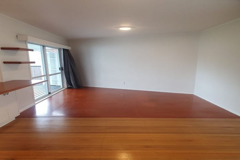 Photo of property in 99 Tiroroa Avenue, Te Atatu South, Auckland, 0610