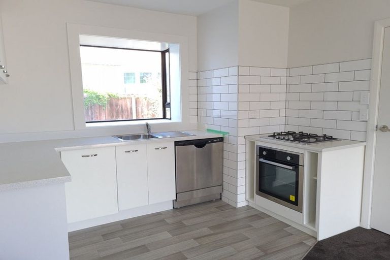 Photo of property in 2/100 Oram Avenue, New Brighton, Christchurch, 8061