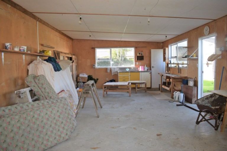 Photo of property in 9 Old Coach Road South, Otaki Beach, Otaki, 5512