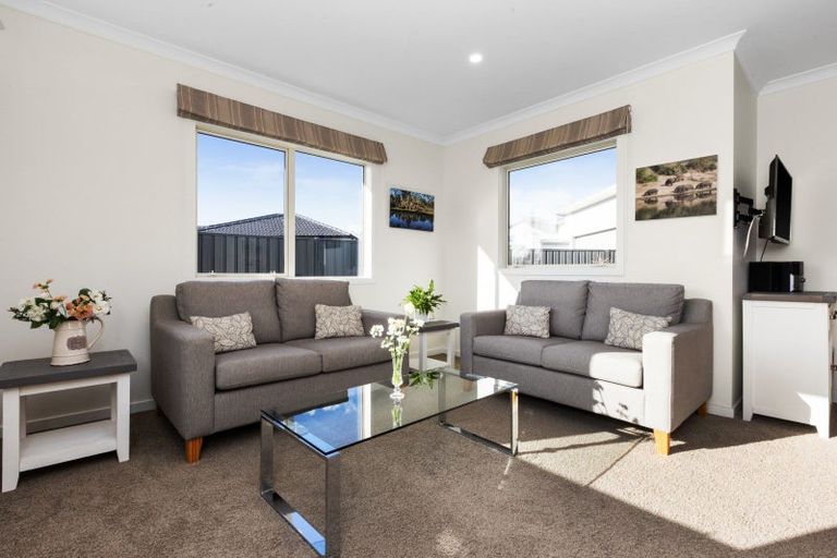 Photo of property in 12 Rotoiti Way, Poraiti, Napier, 4112