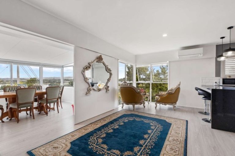 Photo of property in 39 Pohutukawa Avenue, Shelly Park, Auckland, 2014