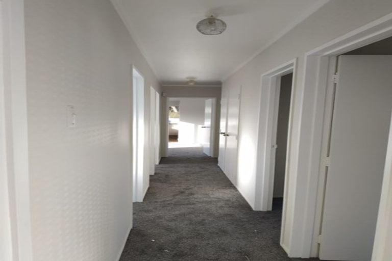 Photo of property in 11 Chantal Place, Red Hill, Papakura, 2110