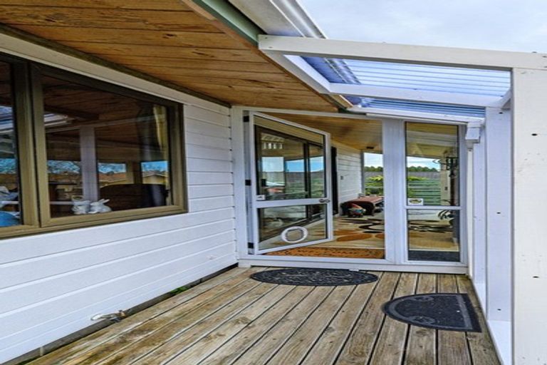 Photo of property in 25a Marchant Place, Westown, New Plymouth, 4310