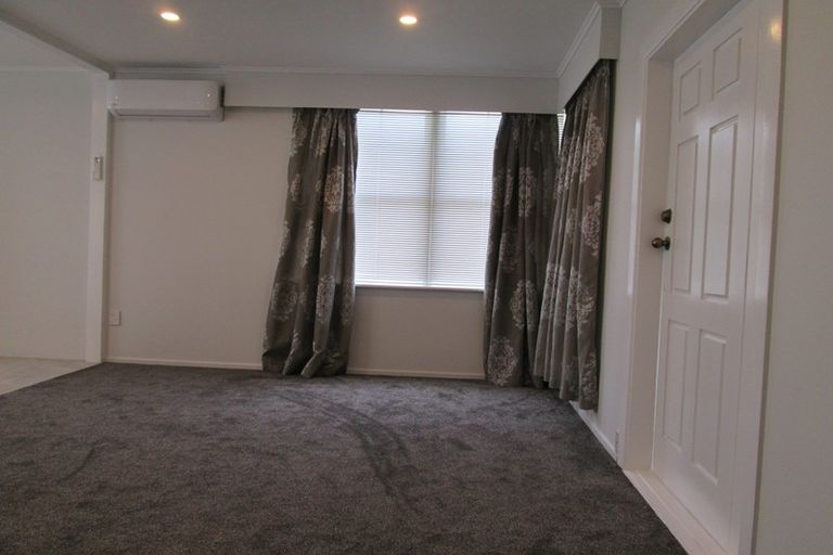 Photo of property in 2/24 Dale Crescent, Pakuranga, Auckland, 2010