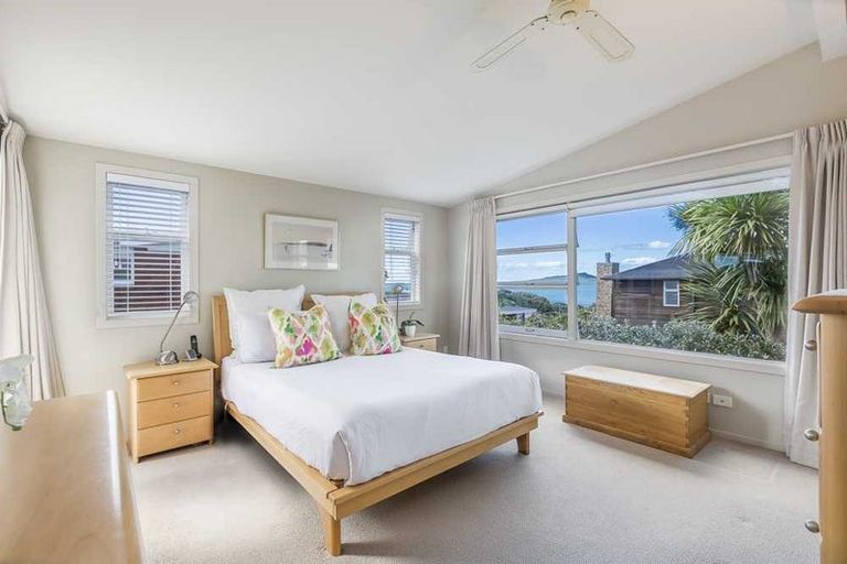 Photo of property in 21a Seaview Road, Castor Bay, Auckland, 0620
