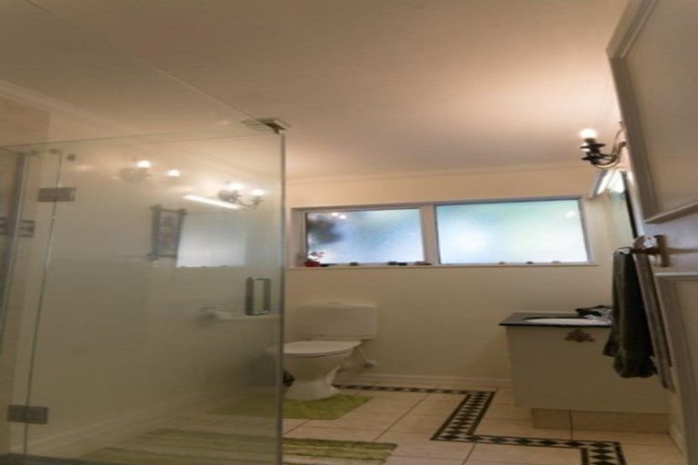 Photo of property in 1 Churton Drive, Churton Park, Wellington, 6037