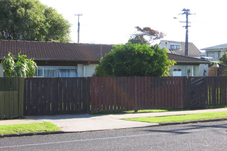Photo of property in 4/1 Plunket Avenue, Papatoetoe, Auckland, 2104
