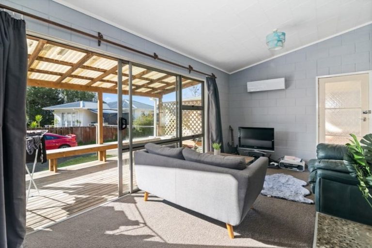 Photo of property in 61 Fairview Road, Western Heights, Rotorua, 3015