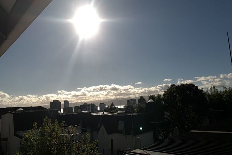 Photo of property in 17/10 Pitarua Street, Thorndon, Wellington, 6011