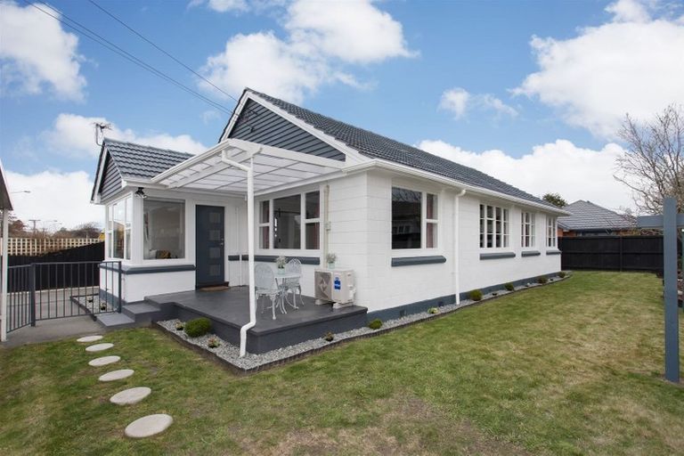Photo of property in 117 Sawyers Arms Road, Northcote, Christchurch, 8052