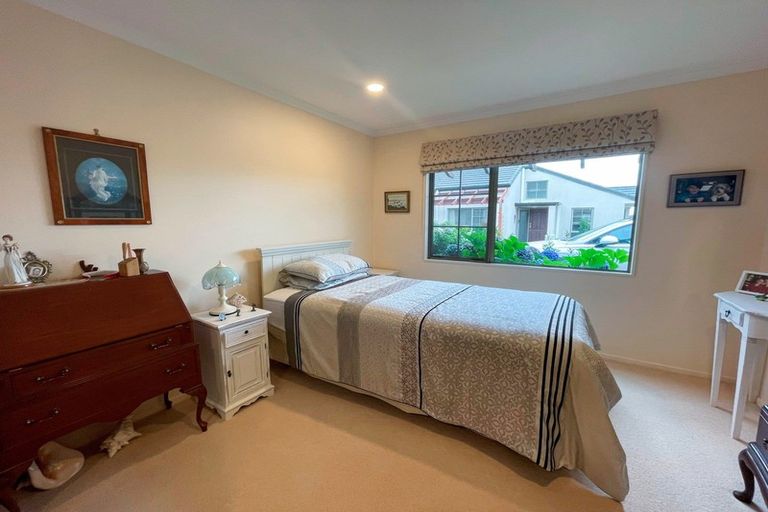 Photo of property in 42 Lakeridge Close, Rangatira Park, Taupo, 3330