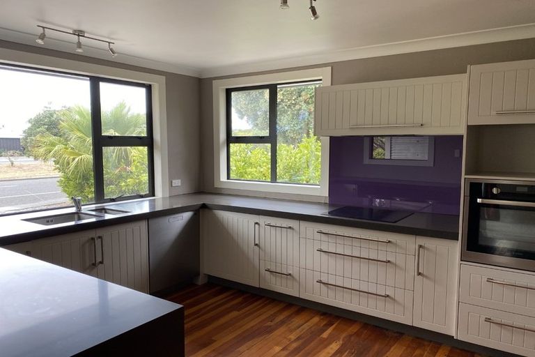 Photo of property in 280 Clifton Road, Te Awanga, 4102