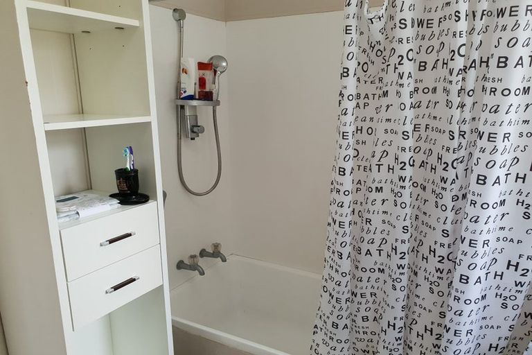 Photo of property in 51b Mana View Road, Paremata, Porirua, 5026